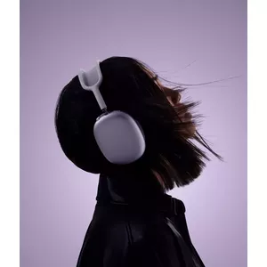 Pro‑level Active Noise Cancellation.