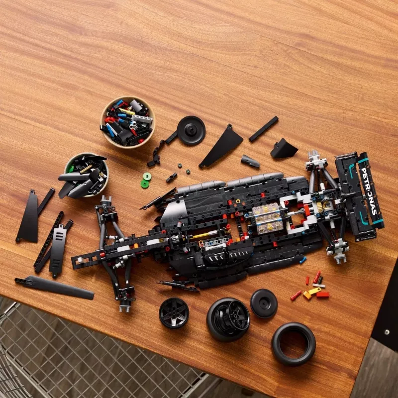 LEGO Technic model kit Mercedes‑AMG F1 W14 E Performance — 1,432 pieces, recommended age 18+