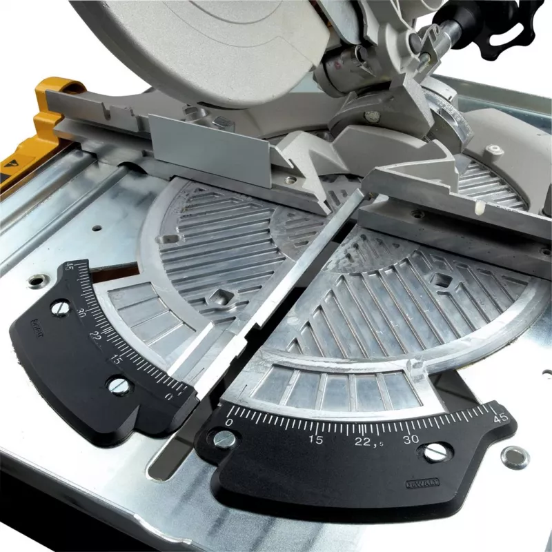 DeWALT DW743N mitre saw 2850 RPM 2000 W