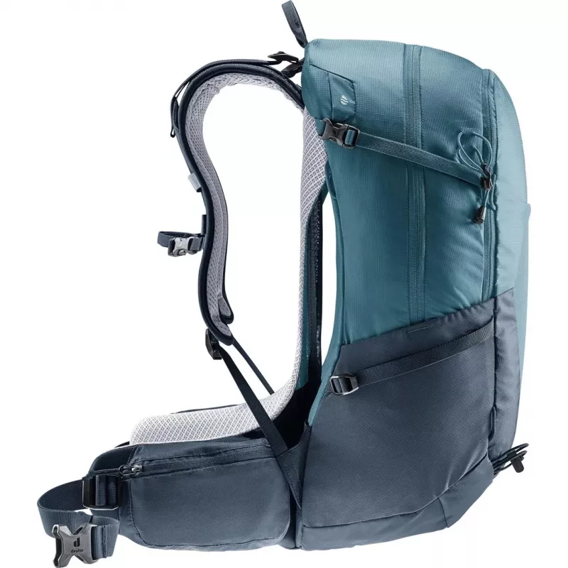 Hiking backpack DEUTER Futura 27 — 27 L capacity, model 340032113740