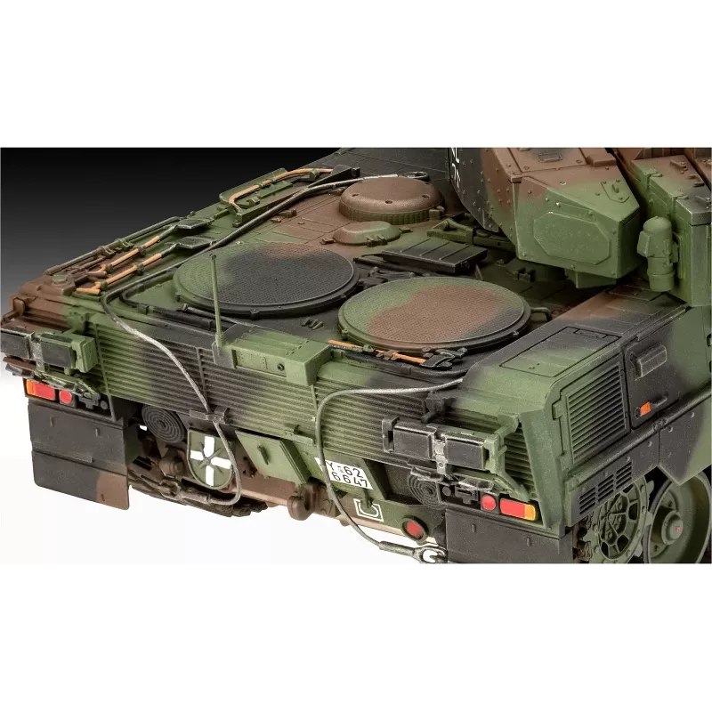 Plastic model REVELL Leopard 2A7A1 military tank kit (scale not specified)