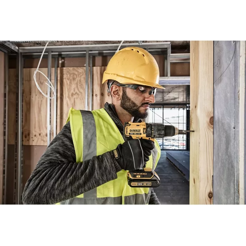 Power screwdriver DeWALT DCD778D2T-QW, cordless 18V Li-Ion, 1750 RPM, 26 N·m torque, brushless motor