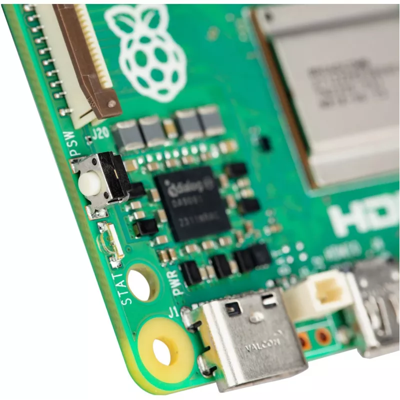 Single-board computer Raspberry Pi 5 development board — 2400 MHz Arm Cortex-A76, up to 16 GB LPDDR4x, MicroSD, USB 3.2, Wi‑Fi 5