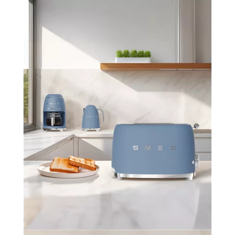 Smeg KLF03SBMEU electric kettle 1.7 L 2400 W Blue
