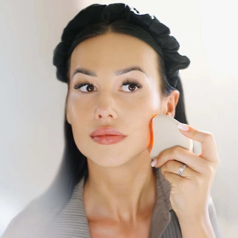 Neno Beauty AURI 5-in-1 facial and neck lifting device