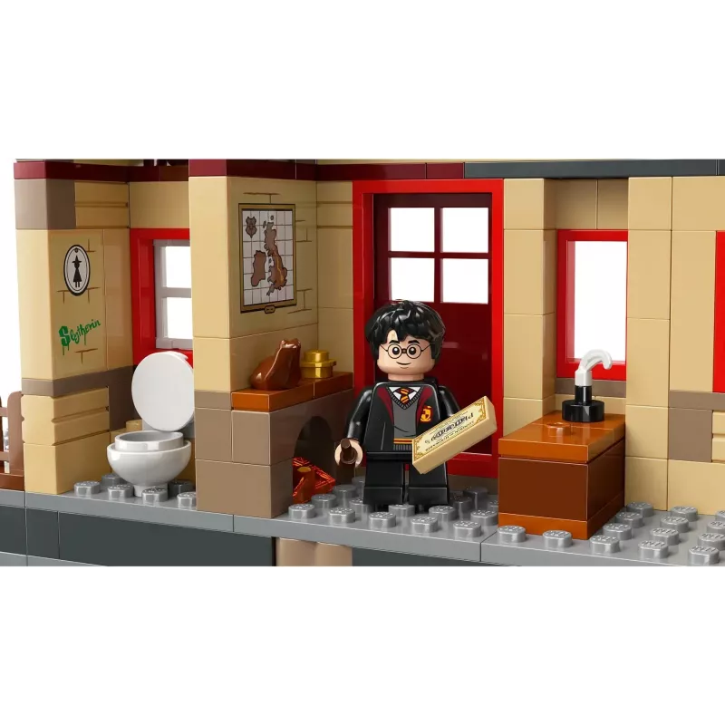 LEGO HARRY POTTER 76423 Hogwarts Express and Hogsmeade Station