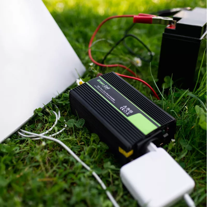 Power inverter Green Cell INV10 2000 W, 12 V DC to 230 V AC, Type C output, 50 Hz, black