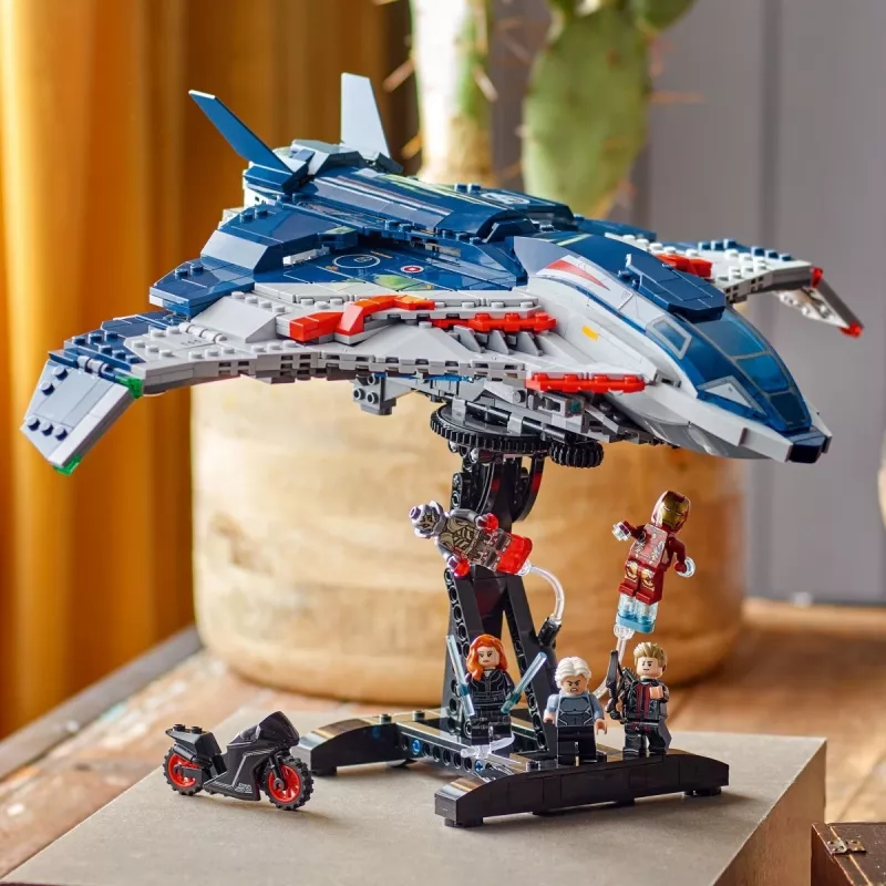 LEGO Quinjet construction set 76325 — Marvel, 1131 pieces, 5 minifigures, for ages 12+, 280×450×300 mm