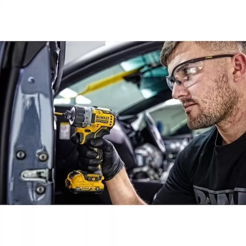 DEWALT. WKRĘTARKA 12V 1/4 DCF601D2 8Nm 2x2,0Ah