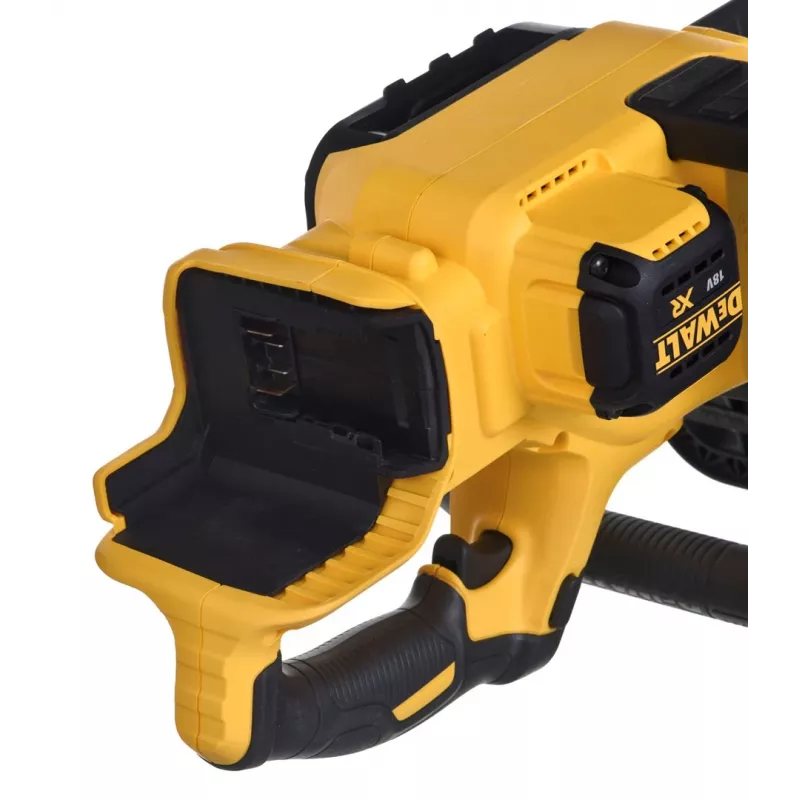 Chainsaw DeWalt DCM565P1 — cordless, 30 cm bar, 5 Ah battery, 0.12 L oil tank