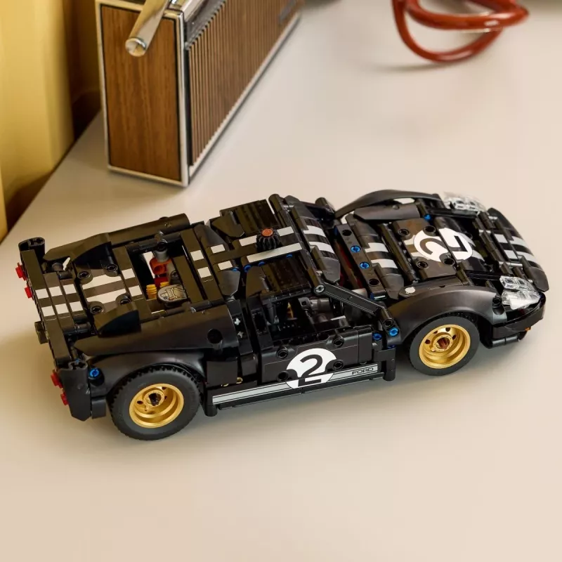 LEGO TECHNIC 42223 1966 Ford GT40 MKII Race Car