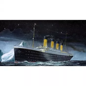 Naval ship model Revell R.M.S. Titanic