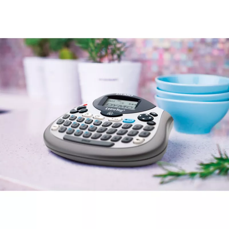 Label maker Dymo LetraTag LT-100T with QWERTZ keyboard, handheld thermal label printer