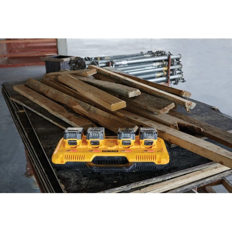 Battery charger DeWALT DCB104-QW