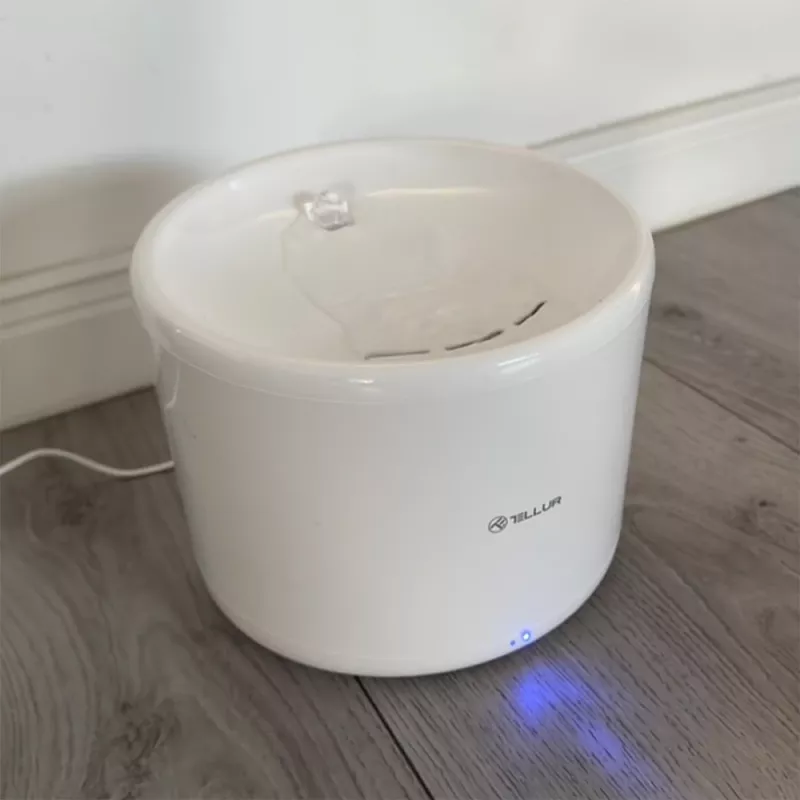 Pet water dispenser Tellur TLL331471 2L White — 2-litre automatic water bowl for cats and small dogs