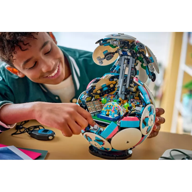 LEGO EDITIONS 43019 Soccer Ball