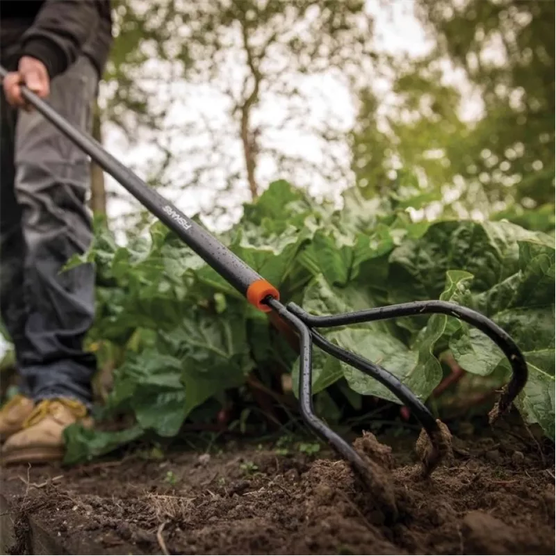 Fiskars cultivator Solid Black Hand Cultivator