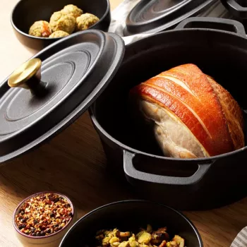 Cast iron stockpot Russell Hobbs 24 cm, black