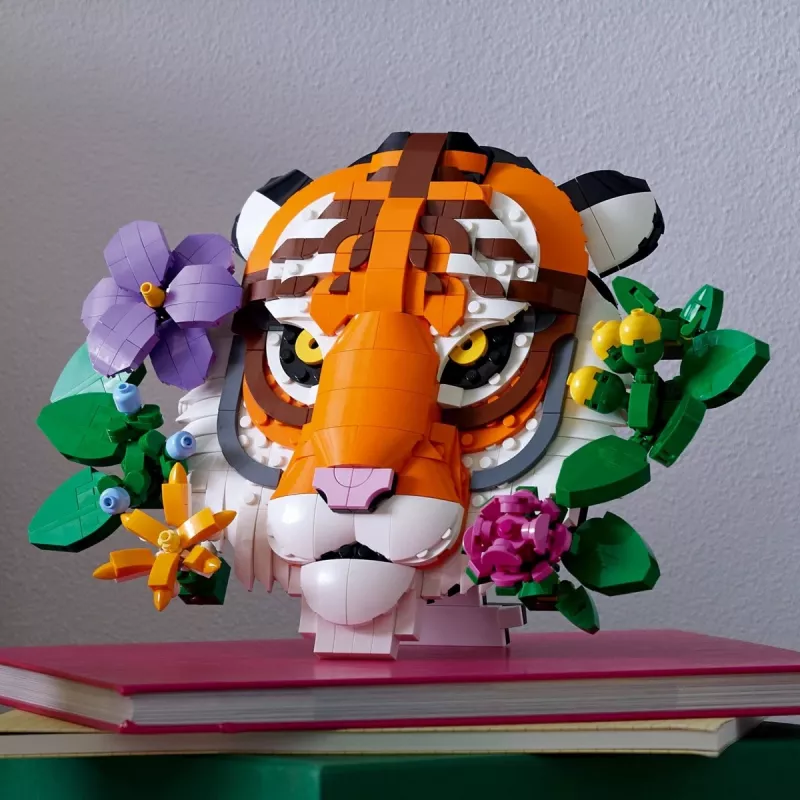 Construction toy LEGO Art Fauna Collection Tiger set 31217 - buildable tiger model