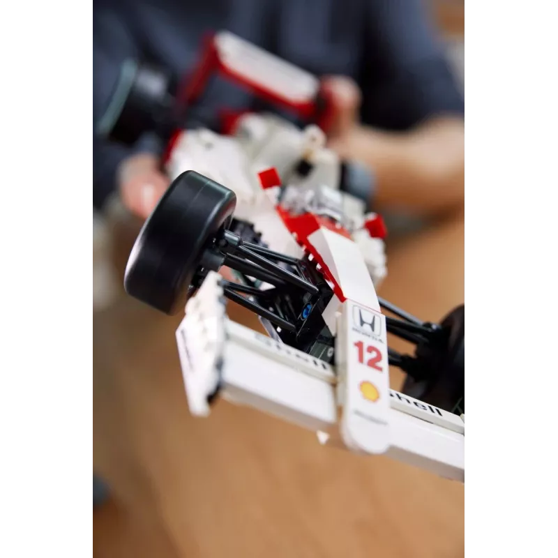 LEGO set McLaren MP4/4 Ayrton Senna 10330 — LEGO ICONS scale model display