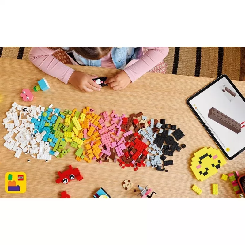 LEGO CLASSIC 11042 Creative Happy Box