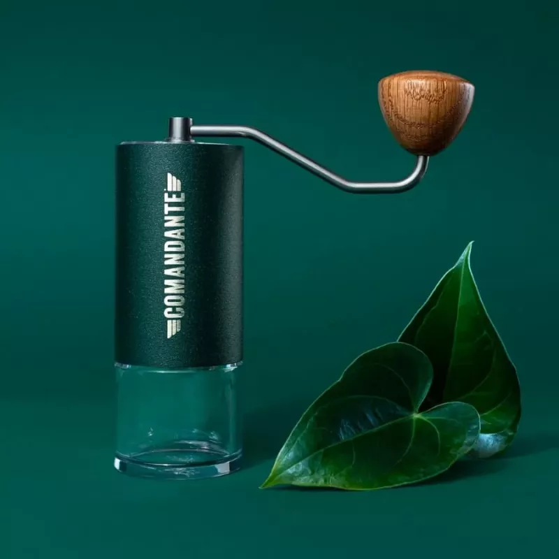 Manual coffee grinder COMANDANTE C40 MK4 Nitro-Blade Racing Green — adjustable settings, 160 mm, 740 g