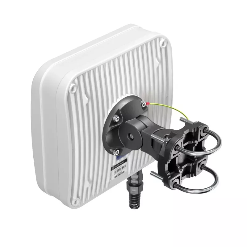 Directional network antenna QuWireless QuMax — directional PoE/LAN antenna 0.694–2.7 GHz, up to 6 dBi, white