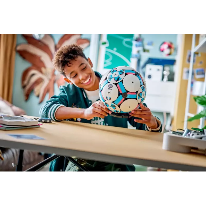 LEGO EDITIONS 43019 Soccer Ball
