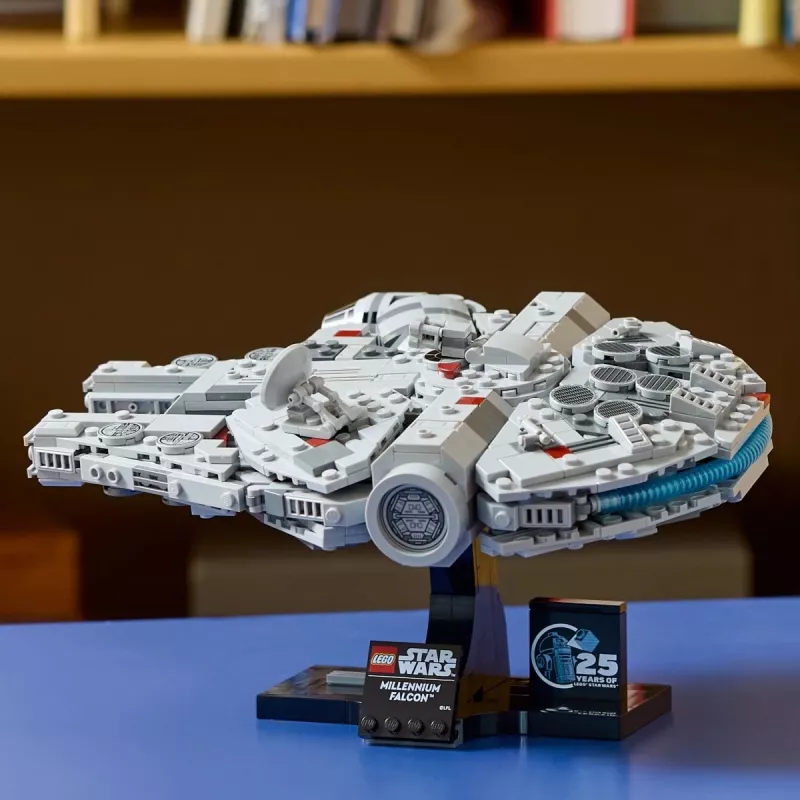 LEGO Star Wars Millennium Falcon 75375 model kit — 1351 pieces, 18+, 190×240×130 mm