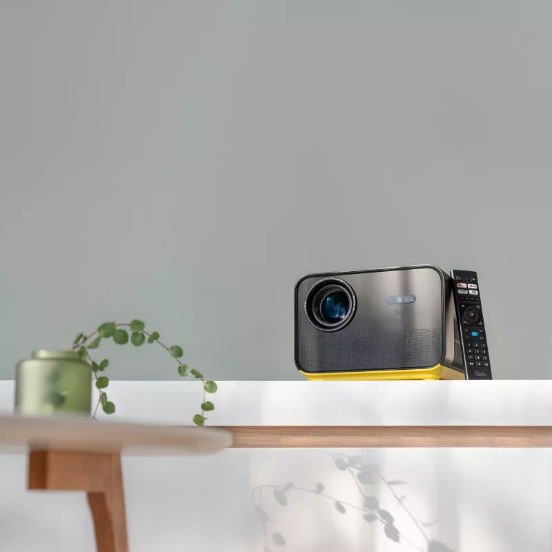 Projector silelis P-6 — compact home/business projector by silelis