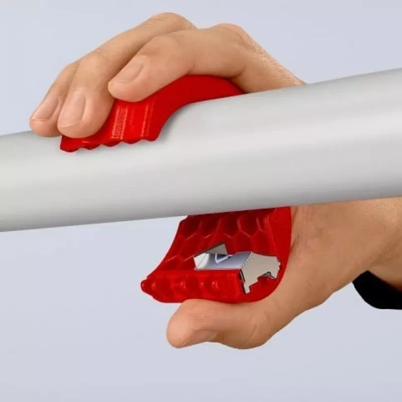 KNIPEX manual pipe cutter for PVC and sealing slee