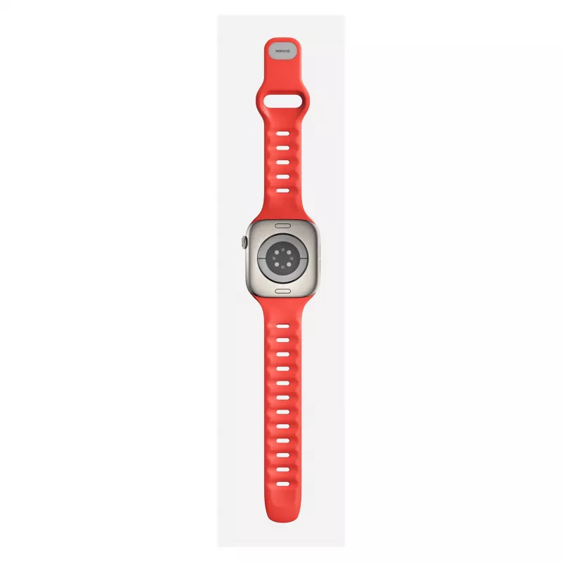 Band Nomad Tempo — Red rubber, 18 mm width, fits wrists 135–175 mm