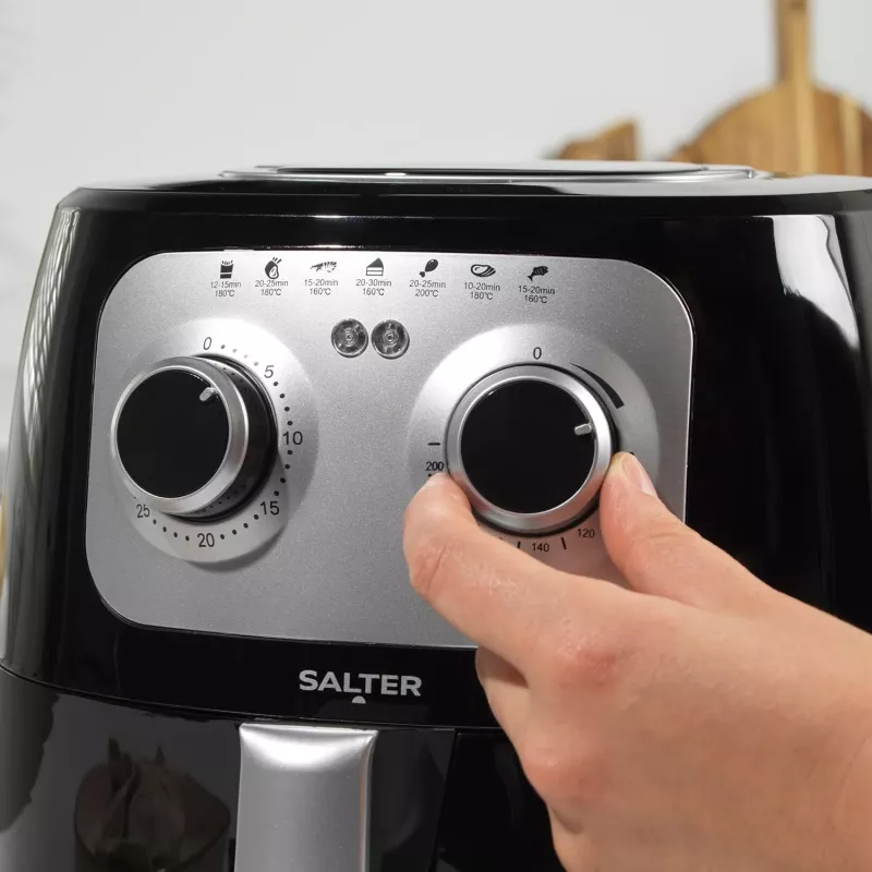 Manual air fryer Salter EK6364VDE, 4.2 L capacity, compact countertop fryer