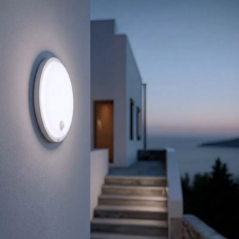 LED lamp with PIR sensor MACLEAN MCE525 W — outdoor LED fixture with motion sensor