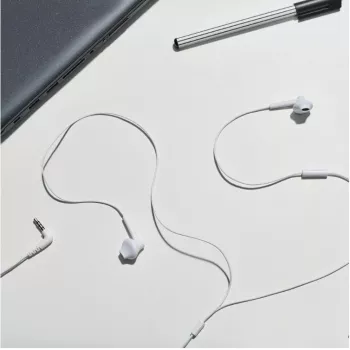 Wired in-ear headset Panasonic RP-TCM55E — 10–24000 Hz, 1.2 m cable, 14 g, black