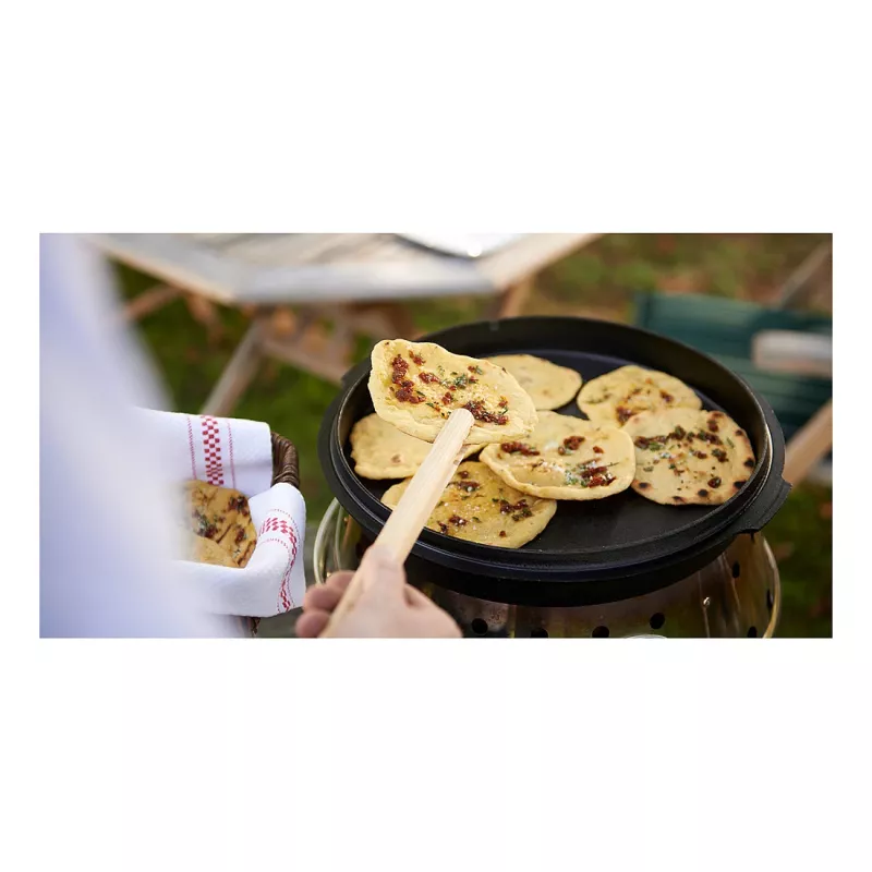 Baking tray/sheet Petromax FT12 round cast iron oven, suitable for bread and meat, 15 kg