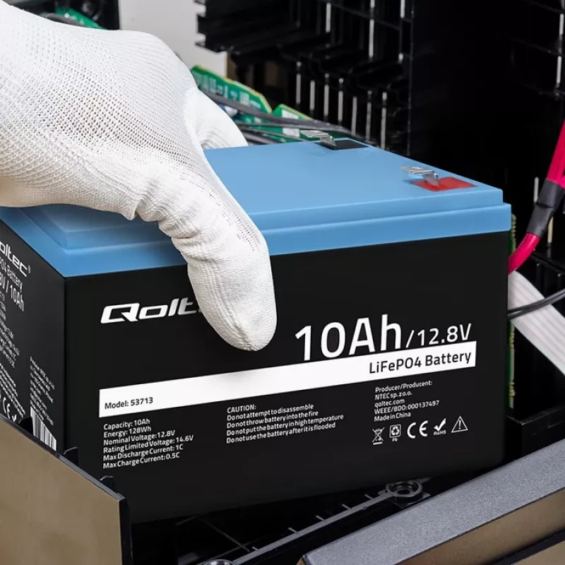 Rechargeable LiFePO4 battery QOLTEC 10Ah 12.8V 128Wh with integrated BMS
