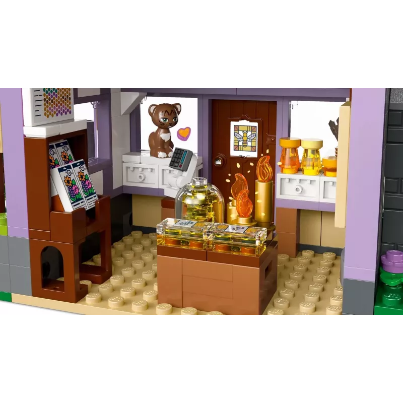 LEGO FRIENDS 42669 Beekeepers House and Flower Garden