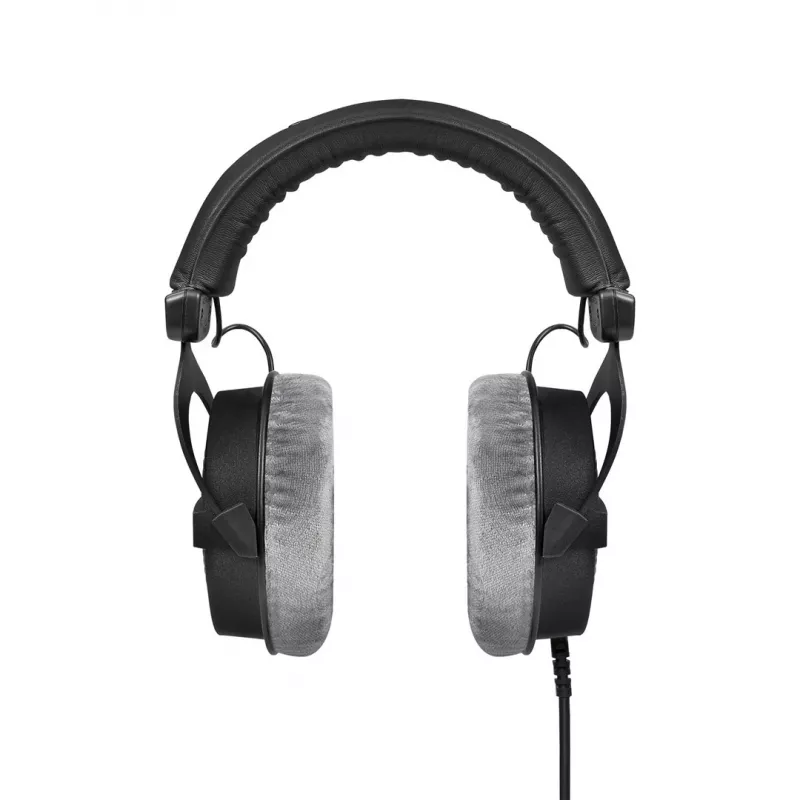 Studio headphones Beyerdynamic DT 990 PRO 250 Ω — closed circumaural, wired, 3 m cable, 96 dB, 5–35 kHz