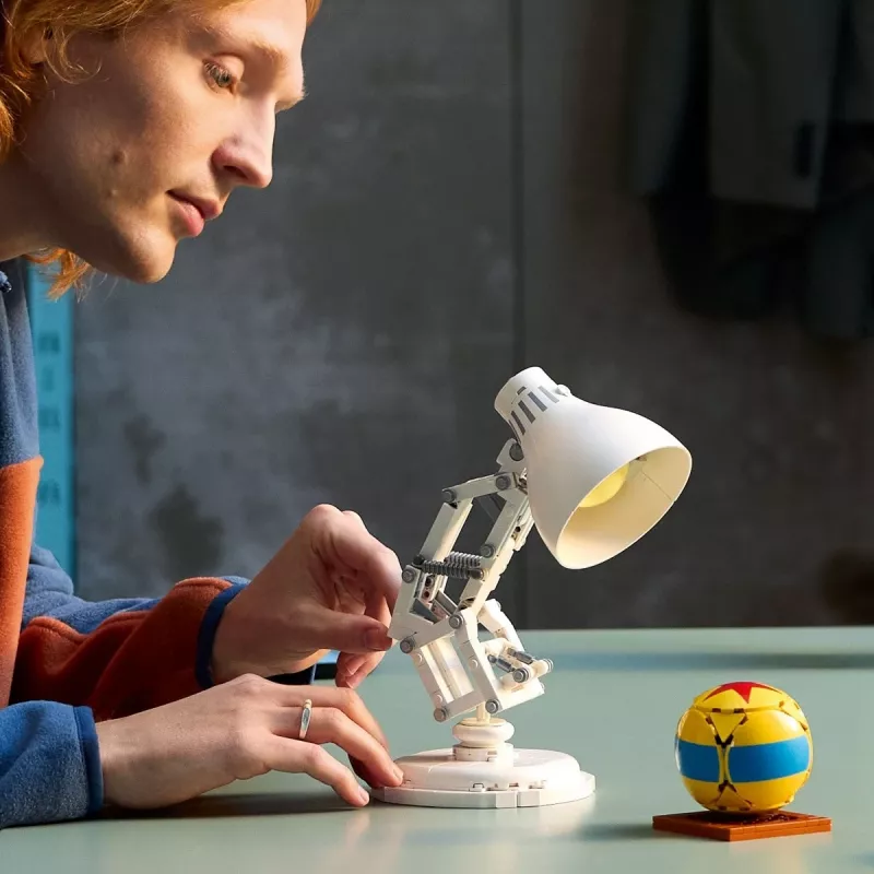 Construction toy LEGO Ideas model 21357 — Luxo Jr., 613 pieces, 290×140×110 mm