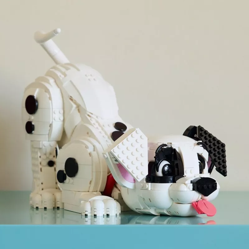 LEGO Disney 43269 101 Dalmatians Puppy collectible building set — 1722 pieces, 220 mm height, for 18+