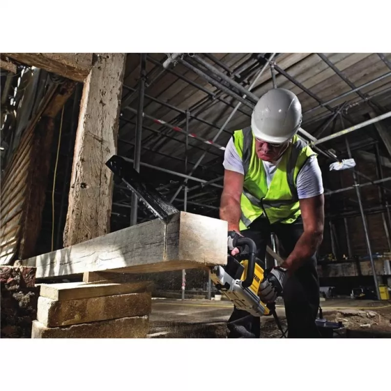 DeWALT DWE397 alligator saw