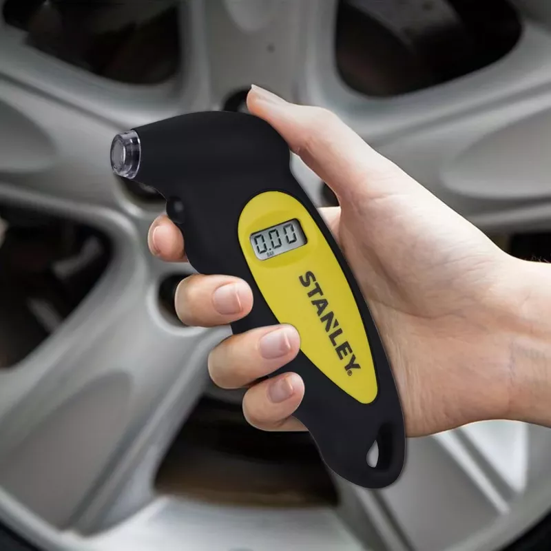 Digital tire pressure gauge STANLEY STHT80874-0, 0–100 PSI, LCD display