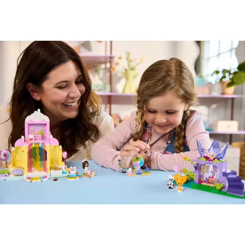Construction toy LEGO Icing Mountain and Kitten Garden set 11205 — 263 pieces, 3 minifigures, age 4+