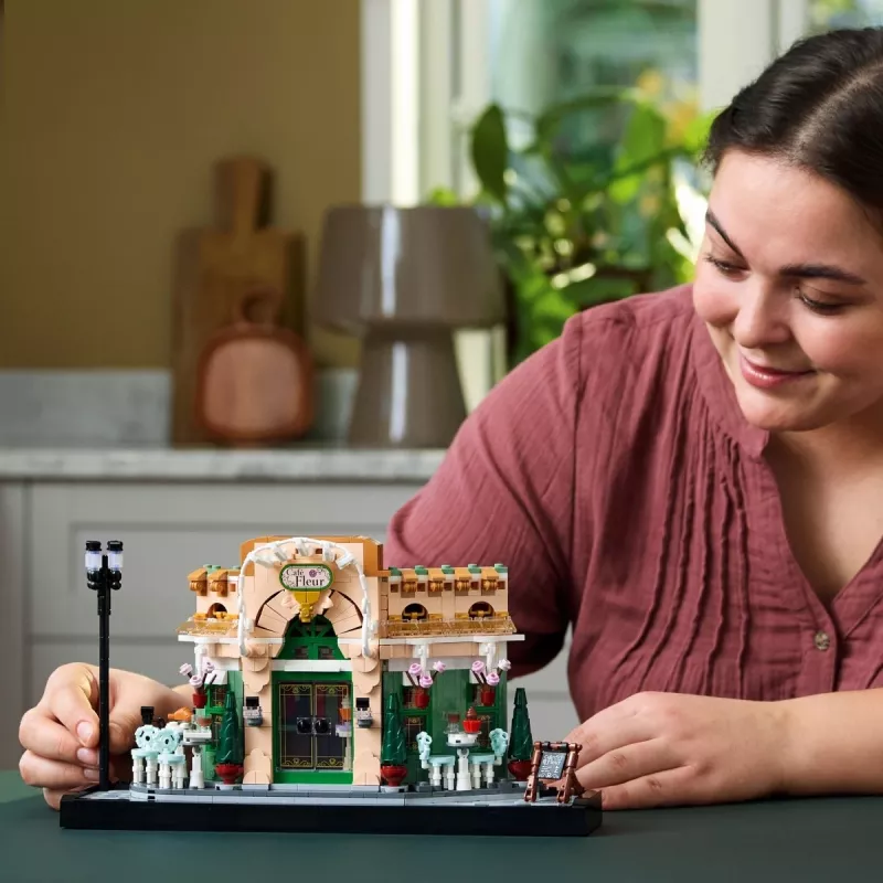LEGO ICONS 10362 French Café