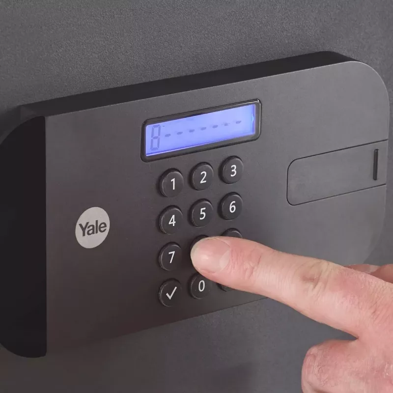 Safe Yale YSEB/250/EB1 Black 20.5L Code Lock Battery