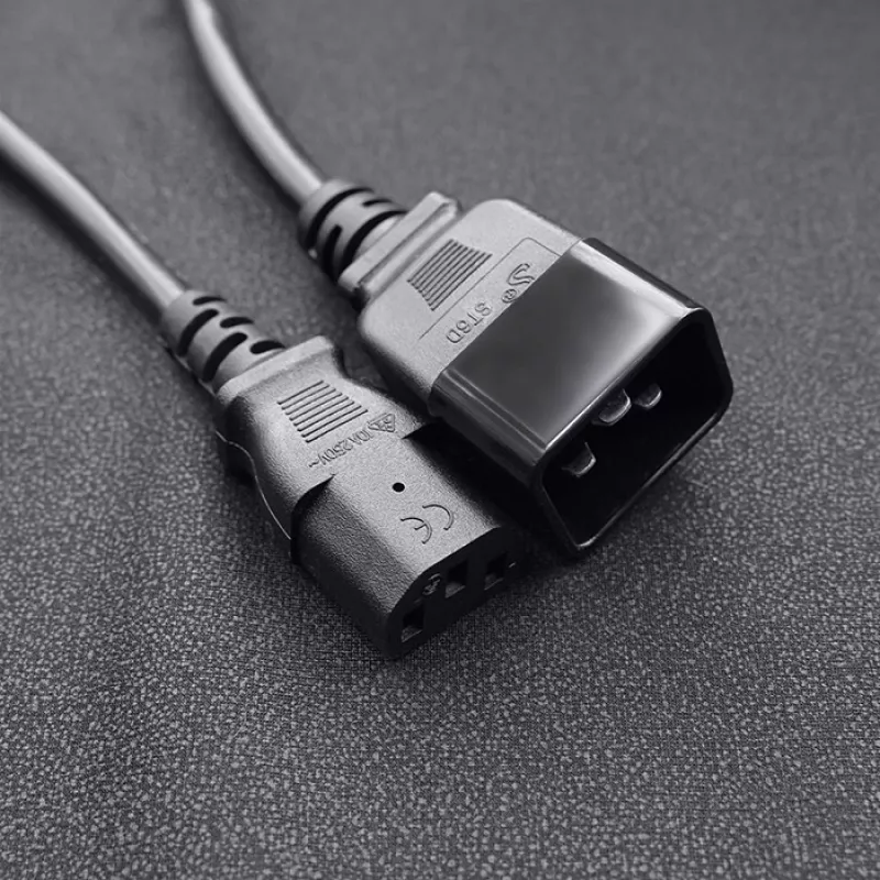 Power cable Qoltec 53991 Black 1.2 m C20 C13 coupler