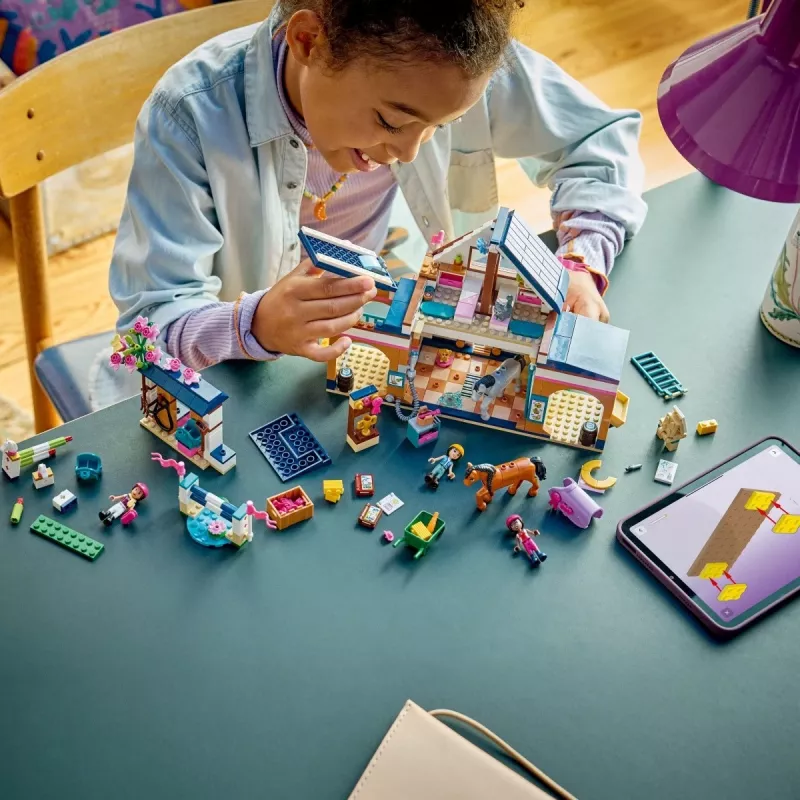 Blocks Friends 42688 Horse Stable and Riding Academy