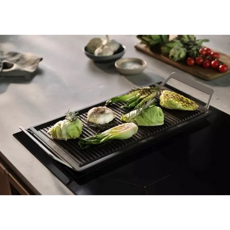 Built-in induction hob Electrolux EIS77453, 4-zone, 680×490×44 mm, black, glass top