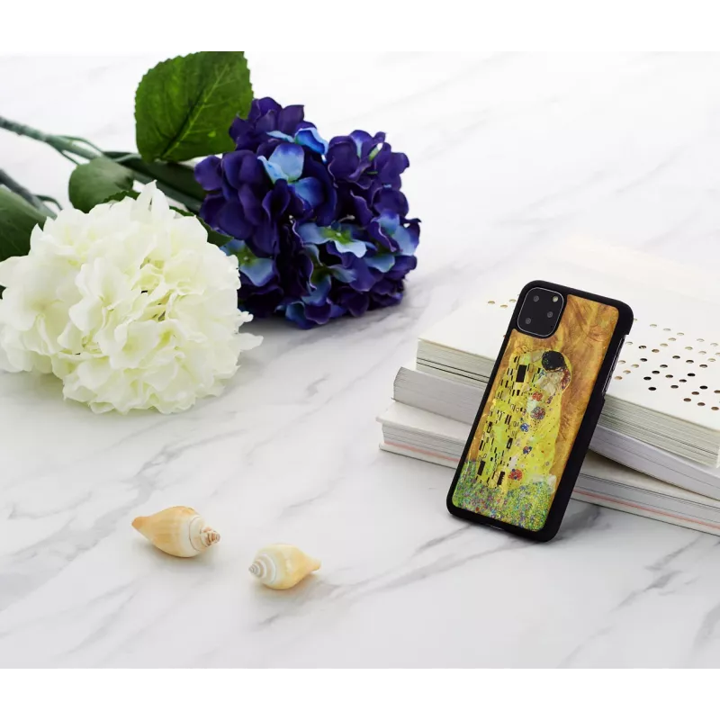 Smartphone case iKins for iPhone 11 Pro Max — black kiss design, protective cover